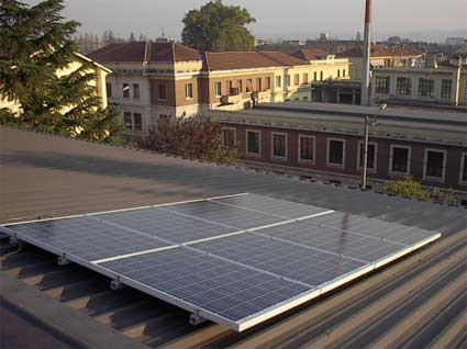 La diffusione del fotovoltaico ha portato alla sostituzione dell'amianto sui tetti